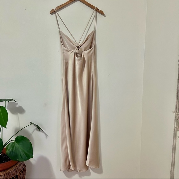 Show Me Your Mumu Verona Cowl Dress in Champagne Luxe Satin sz M - Picture 4 of 6